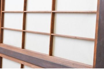 アンティーク建具　腰板欅(ケヤキ)材　経年による風合いが魅力的な裏障子付き幅狭格子戸4枚セット(引き戸、ガラス帯戸)(R-066853)