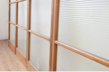 アンティーク建具　昭和レトロ　モールガラス入り　シンプルなデザインのレトロガラス戸4枚セット(引き戸)(R-066857)