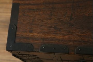和製アンティーク　希少デザイン!!　十字金具が目を引く観音扉付き二段重ね帳場小箪笥(帳箱、船箪笥、舟箪笥、時代箪笥、収納タンス、引き出し、小物収納、卓上収納、帳場箪笥)(R-066876)
