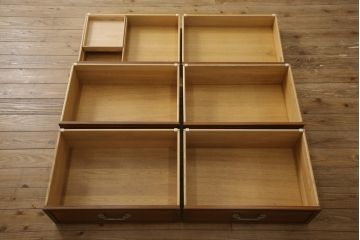 中古　DREXEL HERITAGE(ドレクセルヘリテイジ)　Triune(トライユン)　マホガニー材　上品な佇まいが魅力のサイドボード(サイドチェスト、引き出し)(R-066879)