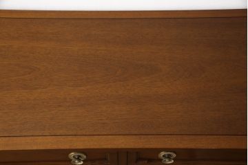 中古　DREXEL HERITAGE(ドレクセルヘリテイジ)　Triune(トライユン)　マホガニー材　上品な佇まいが魅力のサイドボード(サイドチェスト、引き出し)(R-066879)