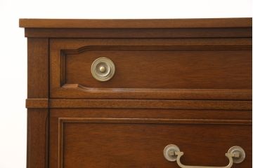 中古　DREXEL HERITAGE(ドレクセルヘリテイジ)　Triune(トライユン)　マホガニー材　上品な佇まいが魅力のサイドボード(サイドチェスト、引き出し)(R-066879)