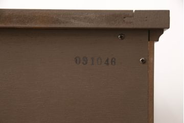 中古　DREXEL HERITAGE(ドレクセルヘリテイジ)　Triune(トライユン)　クラシカルなデザインがお洒落なテレビ台(ローボード、テレビボード、サイドキャビネット、リビングボード、収納棚、戸棚)(R-066880)