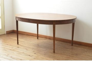 中古　DREXEL HERITAGE(ドレクセルヘリテイジ)　洗練された佇まいが美しいダイニングテーブル(エクステンションテーブル、4人掛け、6人掛け、8人掛け、食卓、オーバル型)(R-066882)
