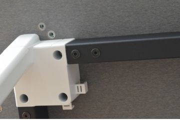 中古　短期展示品　極美品　コクヨ(KOKUYO)　リージョン(Region)　ボックス脚 円形テーブル(LT-RGC12M)　グレインドホワイト　シンプルですっきりとした佇まいが魅力のミーティングテーブル(オフィスデスク、会議テーブル、ラウンドテーブル、丸テーブル、ワークデスク)(定価約15万9千円)(R-066884)
