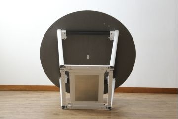 中古　短期展示品　極美品　コクヨ(KOKUYO)　リージョン(Region)　ボックス脚 円形テーブル(LT-RGC12M)　グレインドホワイト　シンプルですっきりとした佇まいが魅力のミーティングテーブル(オフィスデスク、会議テーブル、ラウンドテーブル、丸テーブル、ワークデスク)(定価約15万9千円)(R-066885)