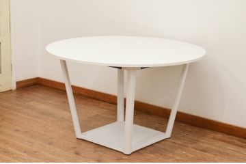 中古　短期展示品　極美品　コクヨ(KOKUYO)　リージョン(Region)　ボックス脚 円形テーブル(LT-RGC12M)　グレインドホワイト　シンプルですっきりとした佇まいが魅力のミーティングテーブル(オフィスデスク、会議テーブル、ラウンドテーブル、丸テーブル、ワークデスク)(定価約15万9千円)(R-066886)