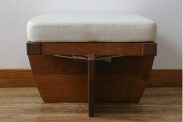 中古　ジョージナカシマ　CN114　こだわりの空間演出が叶うグリーンロックオットマン(ジョージ・ナカシマ、GREENROCK OTTOMAN、椅子、フットスツール、チェア)(R-066893)