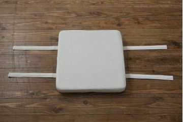 中古　ジョージナカシマ　CN114　こだわりの空間演出が叶うグリーンロックオットマン(ジョージ・ナカシマ、GREENROCK OTTOMAN、椅子、フットスツール、チェア)(R-066893)
