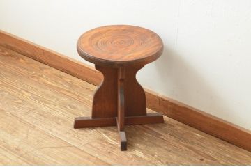 和製ビンテージ　民芸家具　温かい木の温もり溢れるスツール(丸椅子、丸イス、板座チェア、ヴィンテージ)(R-066895)