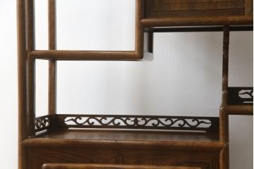 和製ビンテージ　指物工芸家具　桑材　上質な和の空間づくりにおすすめの飾り棚(茶棚、戸棚、収納棚、違い棚、ヴィンテージ)(R-066904)