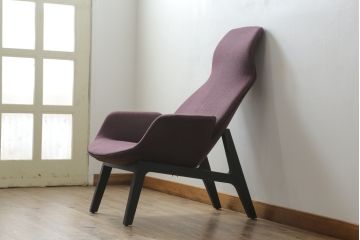 中古　極美品　イタリア製　Poliform(ポリフォーム)　Jean-Marie Massaud(ジャン・マリー・マッソー)　VENTURA(ベンチューラ)　洗練されたモダンデザインが魅力的なアームチェア(ラウンジチェア、1人掛けソファ、一人掛けソファ、パーソナルチェア)(定価約40万円6千円)(R-066908)