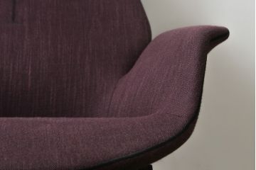 中古　極美品　イタリア製　Poliform(ポリフォーム)　Jean-Marie Massaud(ジャン・マリー・マッソー)　VENTURA(ベンチューラ)　洗練されたモダンデザインが魅力的なアームチェア(ラウンジチェア、1人掛けソファ、一人掛けソファ、パーソナルチェア)(定価約40万円6千円)(R-066908)