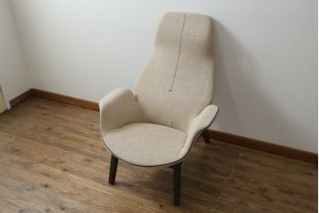 中古　極美品　イタリア製　Poliform(ポリフォーム)　Jean-Marie Massaud(ジャン・マリー・マッソー)　VENTURA(ベンチューラ)　洗練されたモダンデザインが魅力的なアームチェア(ラウンジチェア、1人掛けソファ、一人掛けソファ、パーソナルチェア)(定価約40万円6千円)(R-066909)