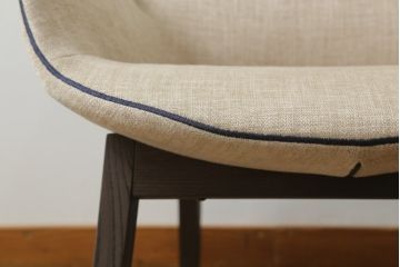 中古　極美品　イタリア製　Poliform(ポリフォーム)　Jean-Marie Massaud(ジャン・マリー・マッソー)　VENTURA(ベンチューラ)　洗練されたモダンデザインが魅力的なアームチェア(ラウンジチェア、1人掛けソファ、一人掛けソファ、パーソナルチェア)(定価約40万円6千円)(R-066909)