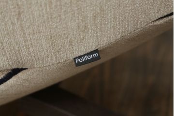中古　極美品　イタリア製　Poliform(ポリフォーム)　Jean-Marie Massaud(ジャン・マリー・マッソー)　VENTURA(ベンチューラ)　洗練されたモダンデザインが魅力的なアームチェア(ラウンジチェア、1人掛けソファ、一人掛けソファ、パーソナルチェア)(定価約40万円6千円)(R-066909)