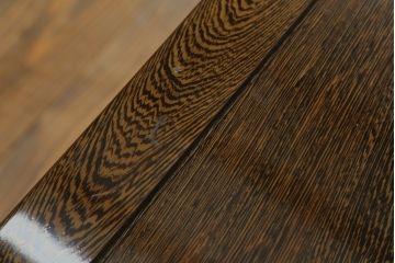 中古　鉄刀木(タガヤサン)　美しい杢目が目を惹く収納付き板座チェア2脚セット(ダイニングチェア、椅子、イス)(R-066911)