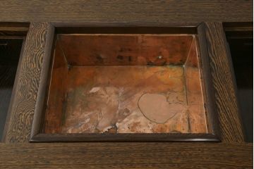 中古　鉄刀木(タガヤサン)　2wayでフレキシブルに使える!!美しい杢目が目を惹く囲炉裏テーブル(木製火鉢、関西火鉢、長火鉢、ダイニングテーブル、6人掛け、食卓、座卓、センターテーブル、ローテーブル)(R-066912)