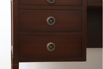 中古　神戸洋家具　メープル不二屋(MAPULE FUJIYA)　上品で洗練された佇まいが魅力の両袖デスク(両袖机、ニーホールデスク、ワークデスク、オフィスデスク、在宅用、在宅ワーク用)(定価約48万円)(R-066913)