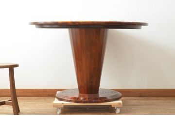 中古　美品　星野民藝(星野民芸)　艶やかな木肌と深みある色合いが魅力のラウンドダイニングテーブル(4人掛け、2人掛け、食卓、ラウンドテーブル、丸テーブル)(R-066914)
