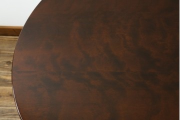 中古　美品　星野民藝(星野民芸)　艶やかな木肌と深みある色合いが魅力のラウンドダイニングテーブル　(R-066914)