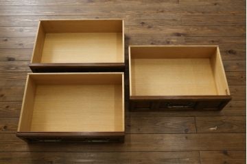 中古　美品　レアな小振りサイズ!!　DREXEL HERITAGE(ドレクセルヘリテイジ)　Grand Villa(グランドヴィラ)　上品な佇まいの照明付きキャビネット(キュリオケース、ガラスケース、ショーケース、食器棚、収納棚、戸棚、飾り棚)(定価約200万円)(R-066916)