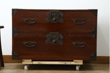 和製アンティーク　前面欅(ケヤキ)材　漆塗りの綺麗な庄内箪笥ローボード　(R-066918)