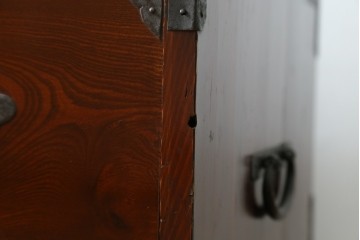 和製アンティーク　前面欅(ケヤキ)材　漆塗りの綺麗な庄内箪笥ローボード　(R-066918)