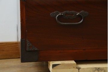 和製アンティーク　前面欅(ケヤキ)材　漆塗りの綺麗な庄内箪笥ローボード　(R-066918)