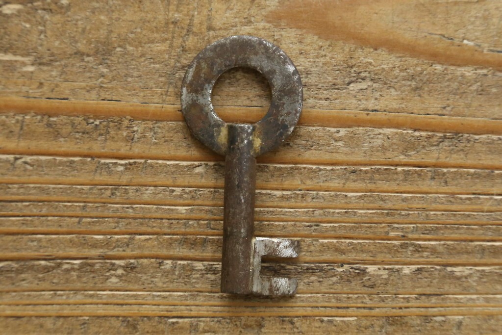 和製アンティーク　前面欅(ケヤキ)材　漆塗りの綺麗な庄内箪笥ローボード　(R-066918)