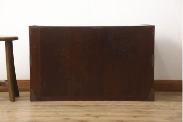 和製アンティーク　前面欅(ケヤキ)材　漆塗りの綺麗な庄内箪笥ローボード(時代箪笥、収納タンス、引き出し、ローチェスト、テレビ台、テレビボード)(R-066918)