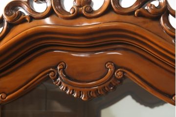 中古　高級イタリア家具　繊細で優美な彫刻入りのロココ調アンティーク風キャビネット(キュリオケース、ガラスケース、ショーケース、飾り棚、店舗什器)(定価約90万円)(R-066920)
