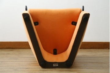 中古　arflex(アルフレックス)　MINI TONDA(ミニトンダ) モダンなデザインがお洒落!!丸い取っ手がアクセントの1人掛けソファ　(R-066921)