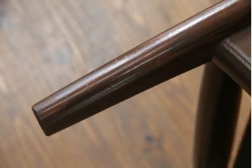 中古　松本民芸家具　#300型　レトロな雰囲気を醸し出す曲肘布張イス(1人掛けソファ、一人掛けソファ、アームチェア、椅子、イス)(定価約25万3千円)(R-066940)