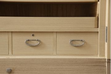 中古　凛とした佇まいが魅力の加茂総桐箪笥(四方丸、胴厚、総桐たんす、和タンス、衣装箪笥、着物箪笥、引き出し)(定価約160万円)(R-066942)