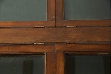イギリスアンティーク　希少!!　マホガニー材　挽き物加工の脚がお洒落!!両面上開きのガラスケース(ショーケース、ディスプレイケース、キャビネット、陳列棚、店舗什器、コレクションケース、英国)(R-066943)