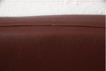中古　美品　B&B Italia　Jeffrey Bernett(ジェフリー・バーネット)　Metropolitan'14(メトロポリタン)　 ARMCHAIRS(Steel base frame)　本革(レザー)　クールなモダンデザインがお洒落なアームチェア&オットマンのセット(1人掛けソファ、一人掛けソファ、回転椅子、回転イス、ラウンジチェア、フットスツール)(R-066946)