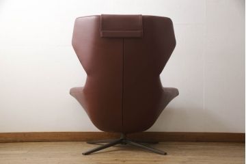 中古　美品　B&B Italia　Jeffrey Bernett(ジェフリー・バーネット)　Metropolitan'14(メトロポリタン)　 ARMCHAIRS(Steel base frame)　本革(レザー)　クールなモダンデザインがお洒落なアームチェア&オットマンのセット(1人掛けソファ、一人掛けソファ、回転椅子、回転イス、ラウンジチェア、フットスツール)(R-066946)
