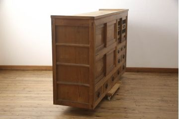 和製アンティーク　前面欅(ケヤキ)材　檜(ヒノキ)材　上手物　和の趣溢れる岐阜水屋箪笥サイドボード(茶箪笥、食器棚、和風キャビネット、収納棚、引き出し)(R-066949)