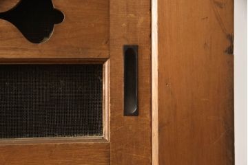 和製アンティーク　前面欅(ケヤキ)材　檜(ヒノキ)材　上手物　和の趣溢れる岐阜水屋箪笥サイドボード(茶箪笥、食器棚、和風キャビネット、収納棚、引き出し)(R-066949)