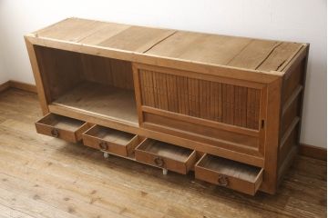 和製アンティーク　前面欅(ケヤキ)材　檜(ヒノキ)材　上手物　和の趣溢れる岐阜水屋箪笥サイドボード(茶箪笥、食器棚、和風キャビネット、収納棚、引き出し)(R-066950)
