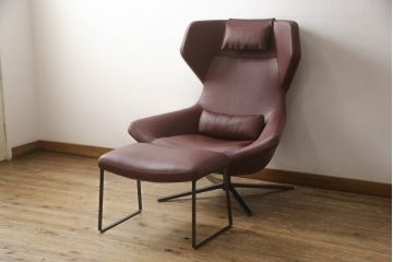 中古　美品　B&B Italia　Jeffrey Bernett(ジェフリー・バーネット)　Metropolitan'14(メトロポリタン)　 ARMCHAIRS(Steel base frame)　本革(レザー)　クールなモダンデザインがお洒落なアームチェア&オットマンのセット(1人掛けソファ、一人掛けソファ、回転椅子、回転イス、ラウンジチェア、フットスツール)(R-066951)