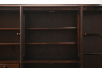和製ビンテージ　九州民芸家具　カバ材(樺材)　上品さと高級感漂う佇まいが魅力の薄型サイドボード(サイドキャビネット、収納棚、戸棚、飾り棚、ヴィンテージ)(R-066970)