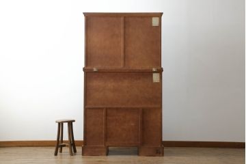 中古　神居民芸家具　クラシカルな佇まいが魅力的なビューローブックケース&スツールのセット(簿記机、ライティングビューロー、ワークデスク、在宅用、在宅ワーク用、本箱、収納棚、戸棚、キャビネット)(R-066974)