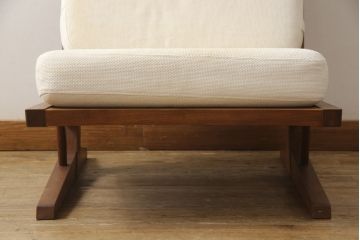 中古　ジョージナカシマ　CN109　CONOID CUSHION　洗練された佇まいがモダンな空間を盛り上げるコノイドクッションチェア(ジョージ・ナカシマ、リラックスチェア、一人掛けソファ、1Pソファ、椅子、イス)(定価567,600円)(R-066975)