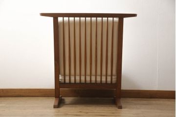 中古　ジョージナカシマ　CN109　CONOID CUSHION　洗練された佇まいがモダンな空間を盛り上げるコノイドクッションチェア(ジョージ・ナカシマ、リラックスチェア、一人掛けソファ、1Pソファ、椅子、イス)(定価567,600円)(R-066975)