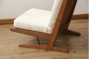 中古　ジョージナカシマ　CN109　CONOID CUSHION　洗練された佇まいがモダンな空間を盛り上げるコノイドクッションチェア(ジョージ・ナカシマ、リラックスチェア、一人掛けソファ、1Pソファ、椅子、イス)(定価567,600円)(R-066975)