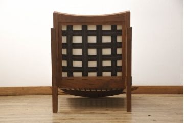 中古　ジョージナカシマ　CN109　CONOID CUSHION　洗練された佇まいがモダンな空間を盛り上げるコノイドクッションチェア(ジョージ・ナカシマ、リラックスチェア、一人掛けソファ、1Pソファ、椅子、イス)(定価567,600円)(R-066975)