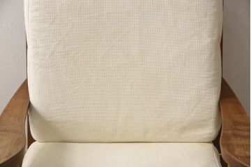 中古　ジョージナカシマ　CN118　CONOID CUSHION ARM　洗練された佇まいがモダンな空間を盛り上げるコノイドクッションアームチェア(ジョージ・ナカシマ、ラウンジチェア、リラックスチェア、一人掛けソファ、1Pソファ、椅子、イス)(定価688,600円)(R-066986)