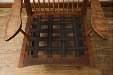 中古　ジョージナカシマ　CN118　CONOID CUSHION ARM　洗練された佇まいがモダンな空間を盛り上げるコノイドクッションアームチェア(ジョージ・ナカシマ、ラウンジチェア、リラックスチェア、一人掛けソファ、1Pソファ、椅子、イス)(定価688,600円)(R-066986)